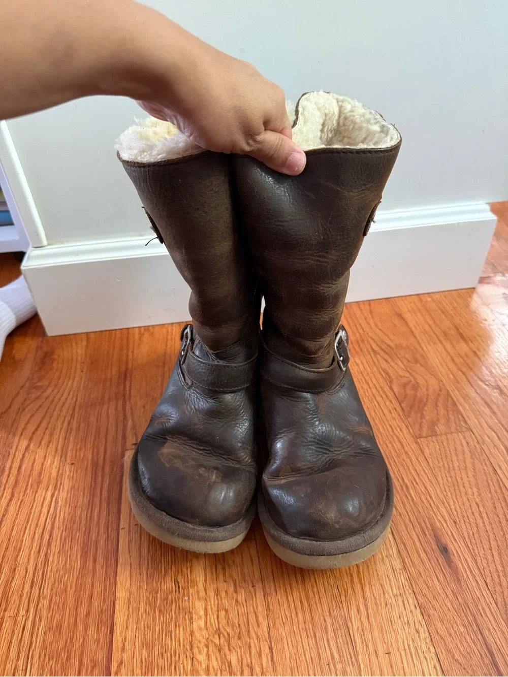 Ugg Australia Boots 5678 Brown Leather Womens Us Size 8 Shearling Lined Strapped